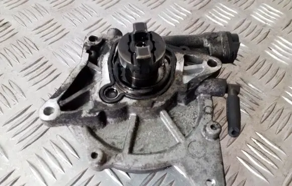 KIA Sorento Vacuum pump 288102F000