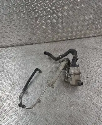 Mercedes-Benz C W205 Water pump A2742000207