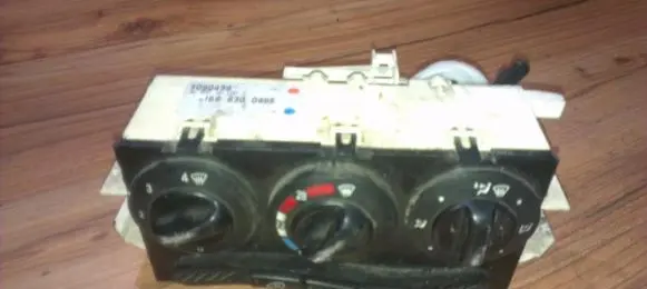 Mercedes-Benz A W168 Climate control unit 1688300485 k080498
