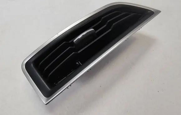 Ford Edge II Dash center air vent grill EM2B-19C681-A