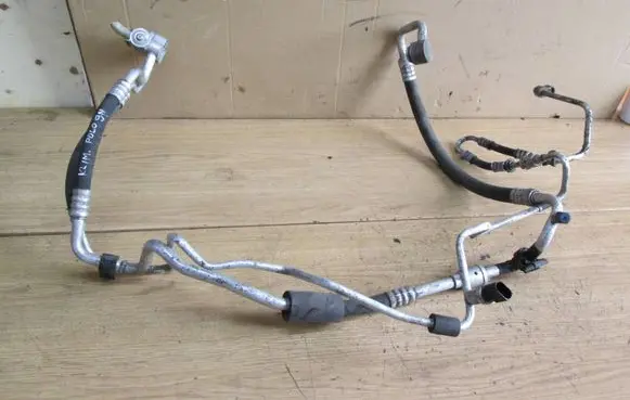Volkswagen Polo Air conditioning (A/C) pipe/hose