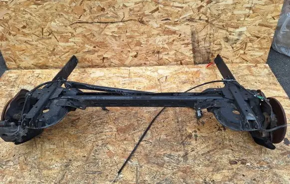 Opel Vivaro Rear axle beam 