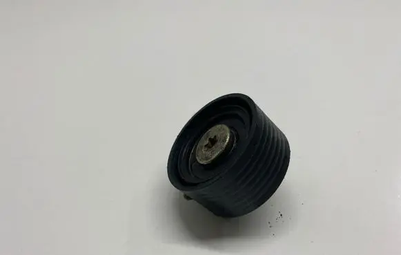 BMW X3 E83 Generator/alternator belt tensioner