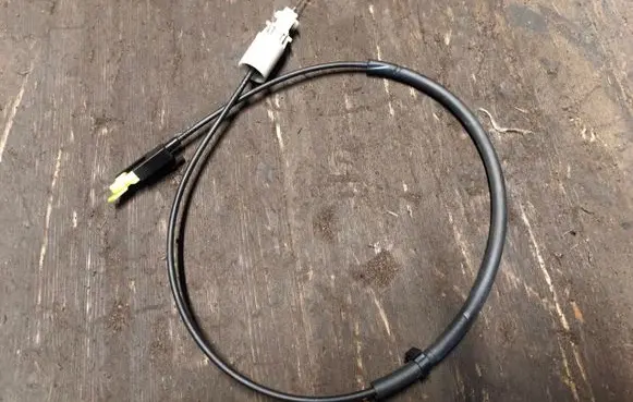 Chrysler 300 - 300C Gear shift cable linkage 04779357AA