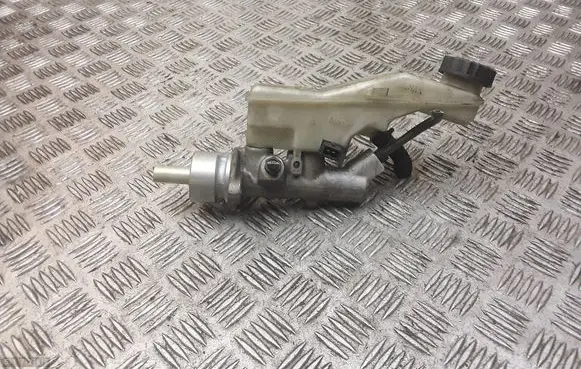 Toyota Corolla Verso E121 Master brake cylinder 25113479