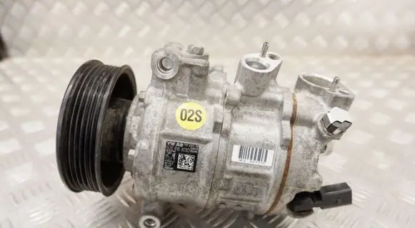 Volkswagen Tiguan Air conditioning (A/C) compressor (pump) 5Q0816803D