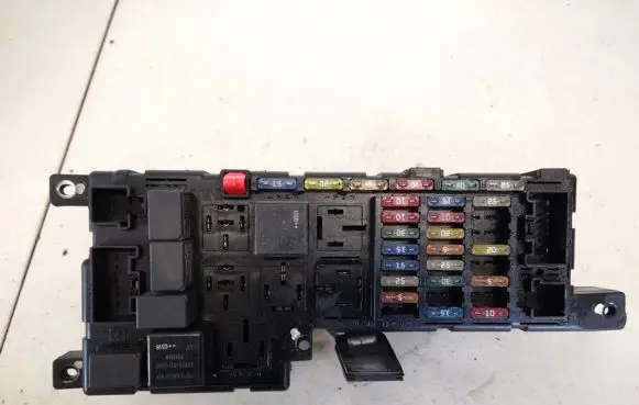 Volvo S60 Fuse box set 8678449 518828009