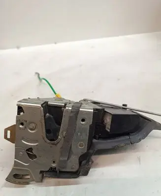 BMW 5 E39 Front door lock 82350969