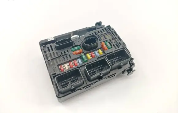 Citroen C4 I Fuse module 9661682980