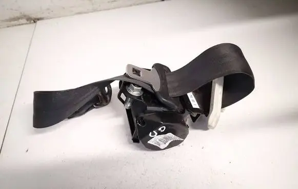 Rear seatbelt