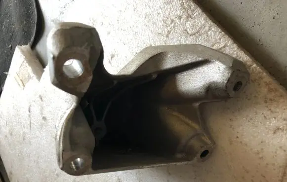 Audi Q5 SQ5 Engine mounting bracket 8K0199307 8K0199307B