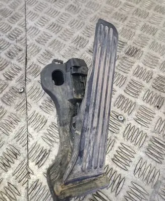 Volkswagen PASSAT B6 Accelerator throttle pedal 1K1723503AA 6PV01049801