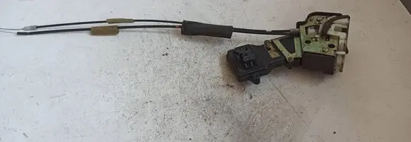 Mazda 6 Front door lock 125415