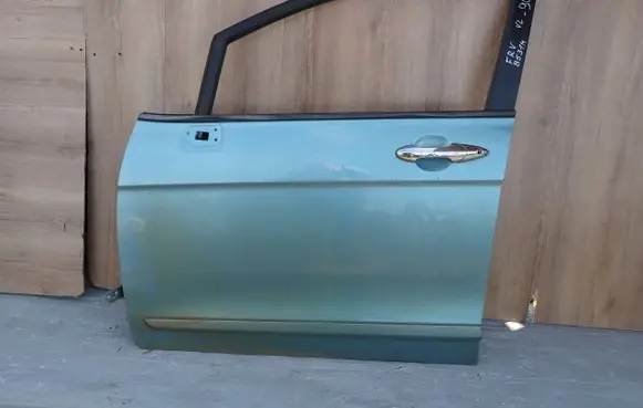 Honda FR-V Rear door