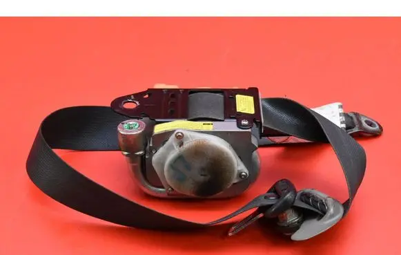 Mitsubishi Grandis Front seatbelt TK-AF2-N693
