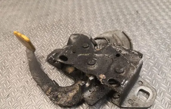 Engine bonnet (hood) release handle