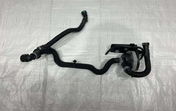 Land Rover Discovery 5 Water pump J9D3-8501-AA