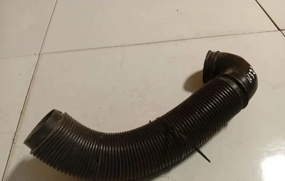 Audi 80 90 B3 Air intake hose/pipe 035129643