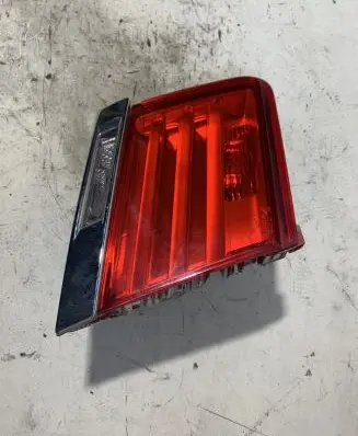 BMW 7 F01 F02 F03 F04 Tailgate rear/tail lights 7182206