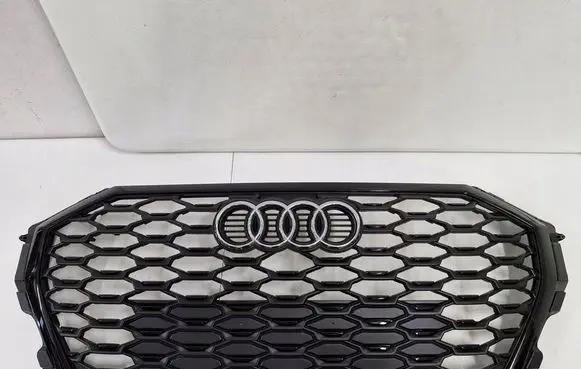 Audi Q3 F3 Front grill 83F853651