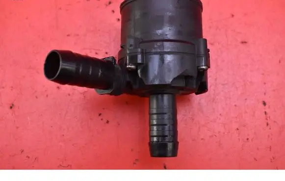 Ford Mondeo MK I Water pump DS788C419AC