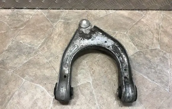 Mercedes-Benz E W211 Front lower control arm/wishbone A2113308907
