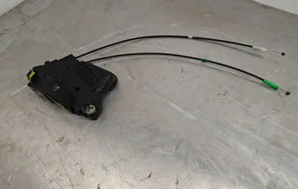 Toyota Prius (XW20) Front door lock 