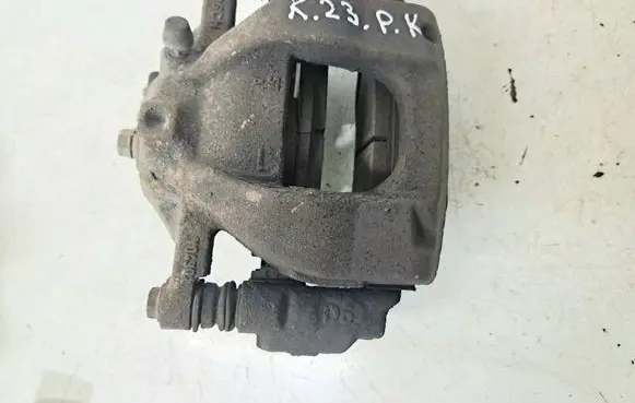 Toyota Avensis T270 Front brake caliper