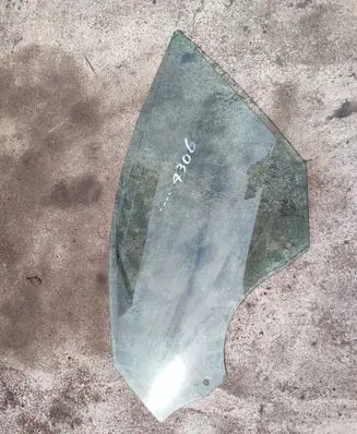 BMW M5 F90 Front door window glass four-door 51337339455