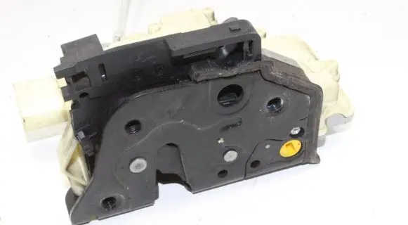 Audi Q7 4L Coupe door lock (next to the handle) 3C2837015A