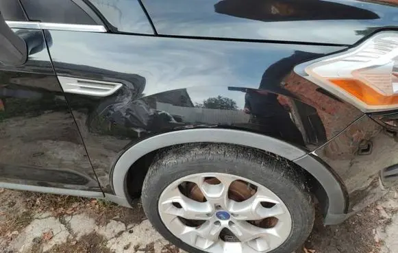 Ford Kuga I Fender