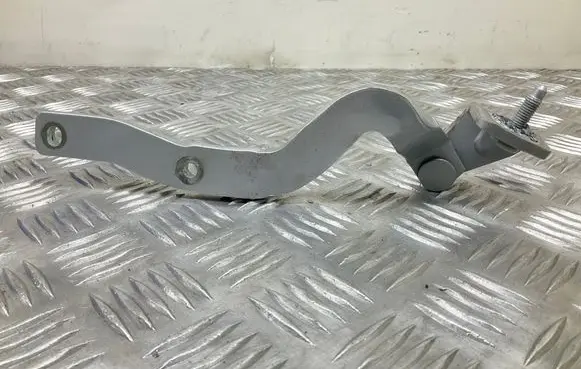 Audi TT TTS Mk2 Tailgate/trunk/boot hinge 8J8827299A