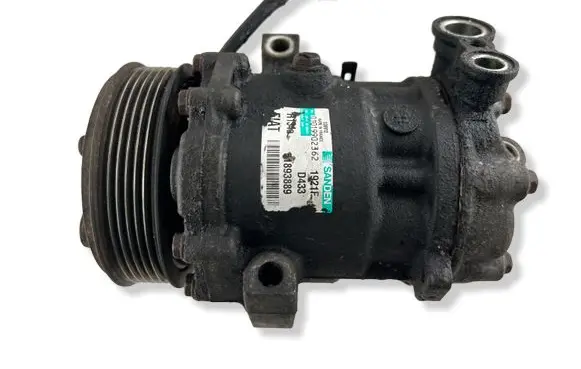 Opel Combo D Air conditioning (A/C) compressor (pump) 51893889