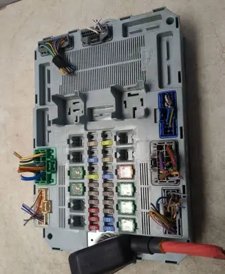 Jaguar XF Fuse module 7370071940