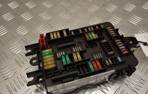 BMW 2 F22 F23 Fuse module 9389070 61149389070