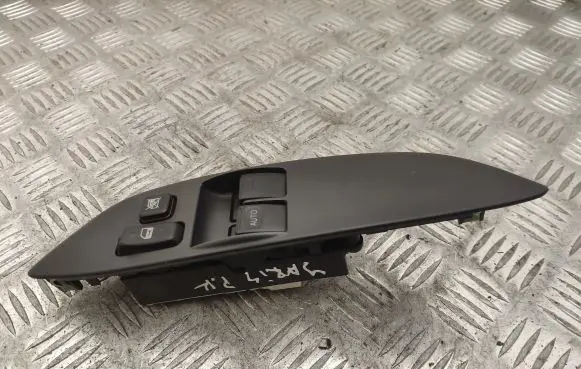 Toyota Yaris Electric window control switch