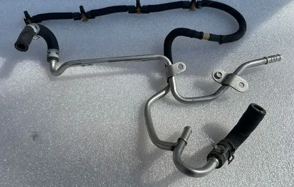 Volkswagen PASSAT B7 Fuel return line/hose 03L201360AD