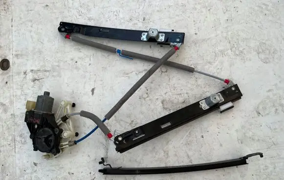 Ford B-MAX Rear door window regulator with motor 6CP114553L