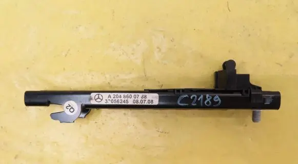 Mercedes-Benz C W204 Seat belt height adjuster A2048600788