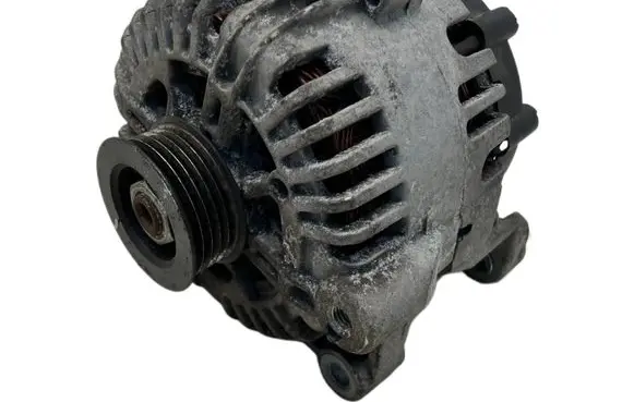 Toyota Avensis T270 Generator/alternator 1031390