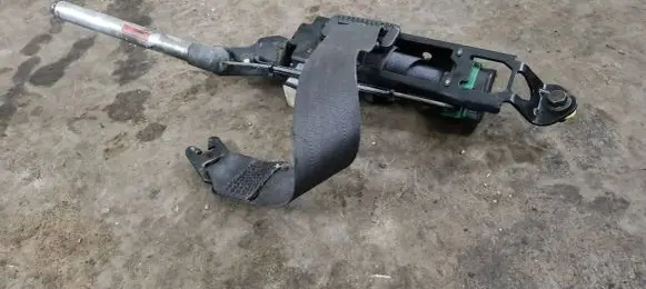 Volvo V70 Front seatbelt