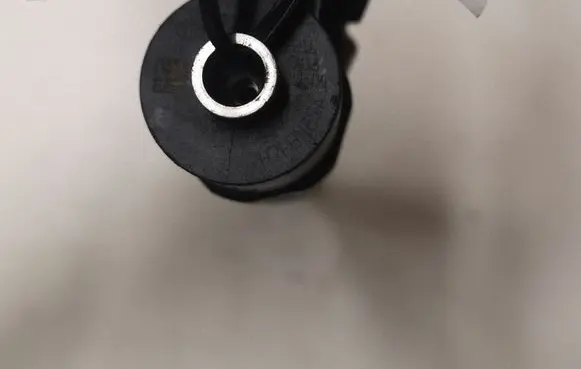 Opel Insignia A Fuel injector 0445110327
