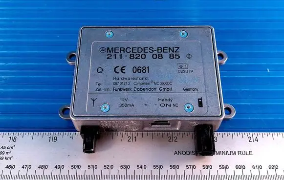Mercedes-Benz E W211 Antenna control unit 2118200885