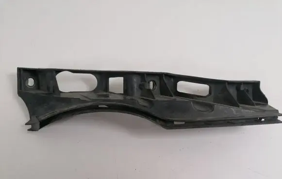 Volkswagen PASSAT B6 Front bumper mounting bracket 3C0807889