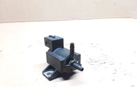 Toyota Avensis T270 Turbo solenoid valve 258600R010