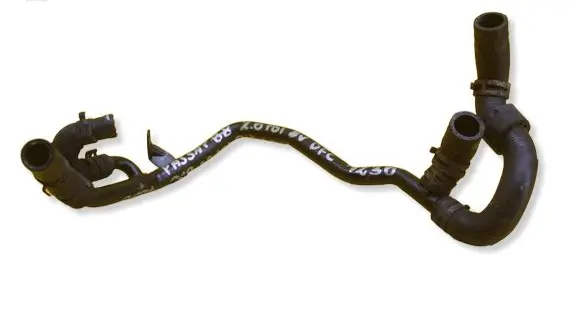 Volkswagen PASSAT B8 Engine coolant pipe/hose 04L121064T