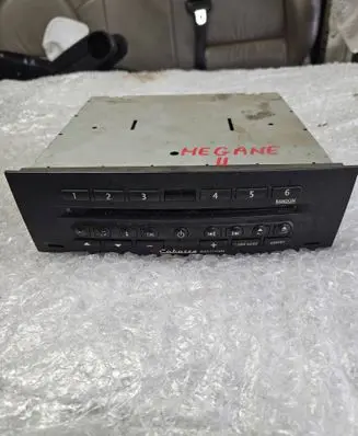 Renault Megane II Radio/CD/DVD/GPS head unit R01015352 020366 8200074339