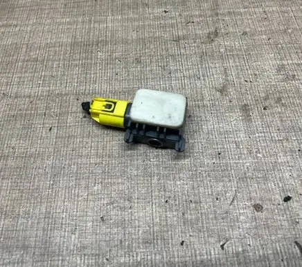 Mercedes-Benz B W245 Airbag deployment crash/impact sensor 0038202826