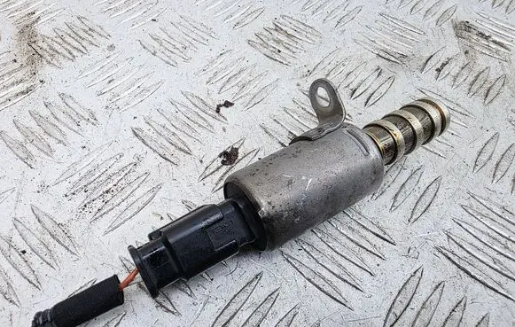 Mini Cooper Countryman R60 Camshaft vanos timing valve 7587760 V758776080