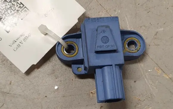 Volkswagen Golf V Airbag deployment crash/impact sensor 1K0955557A